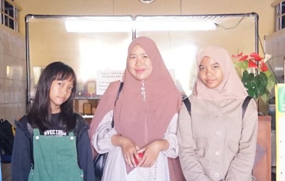 Serunya Outing Day Kursus English on Holiday DLC IIB Darmajaya di Museum Lampung