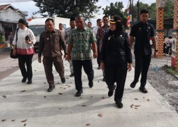 Walikota Eva Dwiana Tinjau Proses Perbaikan Jalan Tirtayasa