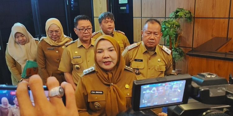 Eva Akui SMA Siger Belum Berizin, Tapi Sudah Jalan Seperti Legal