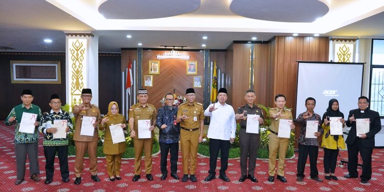 Disaksikan Menteri ATR/BPN, Gubernur Mirza Bersama Kepala BPN Tandatangani NPHD