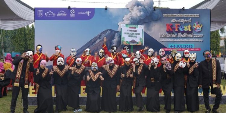 UIN Raden Intan Tampilkan Kolaborasi Budaya di Krakatau Festival 2025