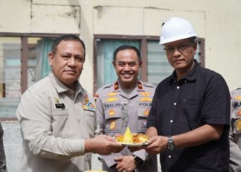 Firli Bahuri Pimpin Bedah Rumah dan Serahkan Alkes untuk RS Bhayangkara di Akpol