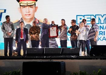 Kapolri Terima Penghargaan dari Organisasi Buruh Dunia atas Dedikasi Lindungi Hak Buruh