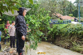 Bupati Dendi Ramadhona Instruksikan Penanganan Cepat Sejumlah Bencana di Pesawaran