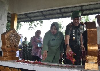 Danrem 043/Gatam Ziarah ke Makam Pahlawan Raden Inten II