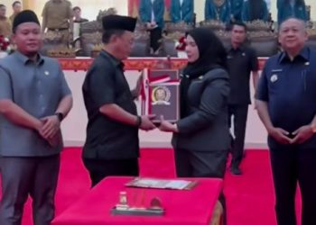 Walikota Eva Dwiana HadiriRapat Paripurna DPRD Bandar Lampung