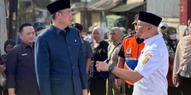 Wakil Ketua DPRD Lampung dan Gubernur Tinjau Lokasi Banjir di Panjang
