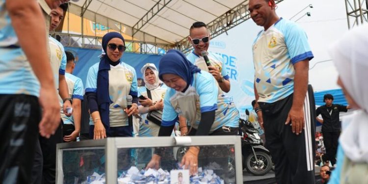 Rektor Unila Hadiri Jalan Sehat HUT ke-343 Kota Bandar Lampung