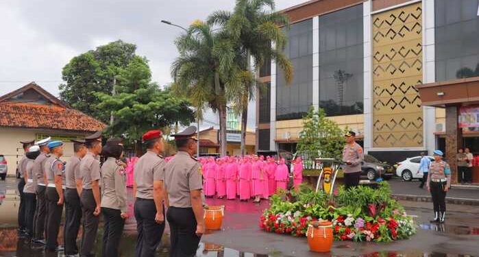 Kado Hari Bhayangkara ke-79, 93 Personel Polresta Bandar Lampung Naik Pangkat
