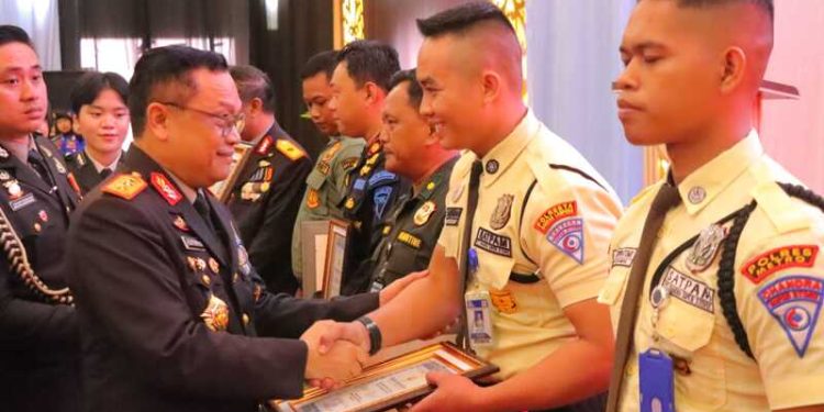 Polsus & Satpam Teladan Tingkat Provinsi Dapatkan Penghargaan Dalam Rangka Hari Bhayangkara ke-79