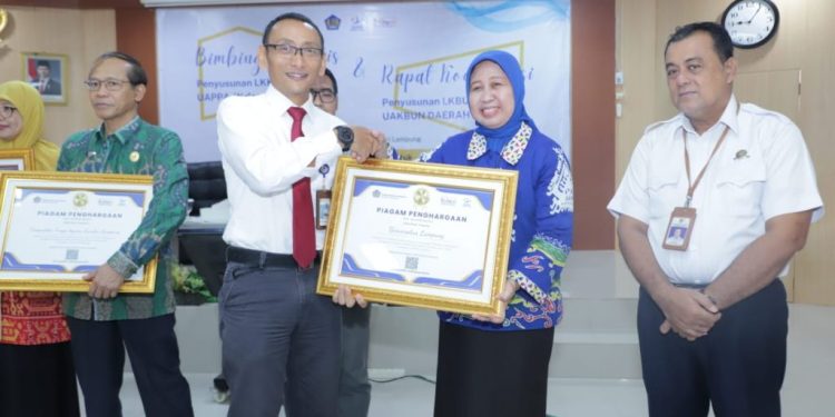 Unila Raih Penghargaan UAPPA-W Terbaik I Kategori Kecil dari Kanwil DJPb Lampung