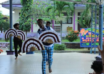 Summer Camp FKIP Ajak Peserta Asing Pelajari Tari Tradisional