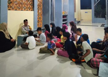 Kisah Aipda Saihun, Luangkan Waktu Jadi Guru Ngaji Anak-anak di Bandar Lampung