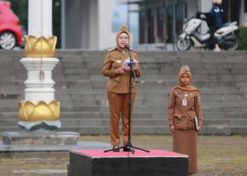 Tina Malinda Sampaikan Salam Perpisahan Jelang Purna Tugas dalam Apel Mingguan Pemprov Lampung
