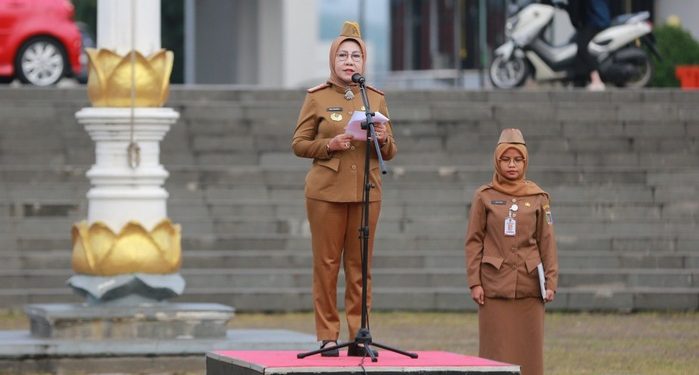 Tina Malinda Sampaikan Salam Perpisahan Jelang Purna Tugas dalam Apel Mingguan Pemprov Lampung