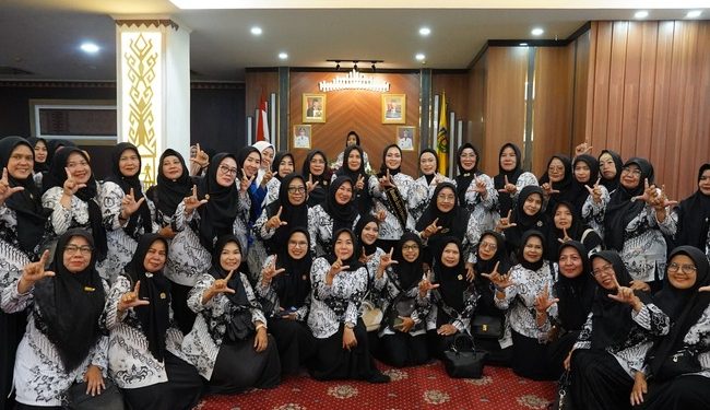 Ibunda Guru Provinsi Lampung Kukuhkan Hj. Elviana sebagai Penggerak Pendidikan di Mesuji