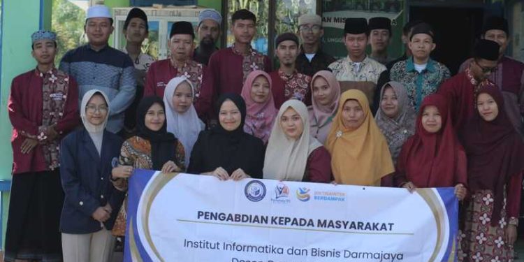 PKM Dosen Darmajaya : Karyawan Pesantren Dilatih Layaknya Staf Hotel Bintang Lima