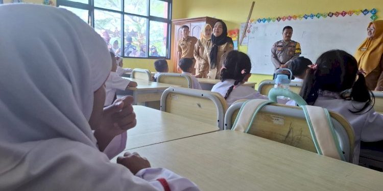 Walikota Eva Tinjau MPLS, Tegaskan Komitmen Pendidikan Gratis