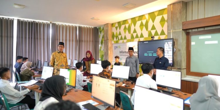 Panitia Nasional PMB Tinjau Pelaksanaan UM-PTKIN di UIN Raden Intan Lampung