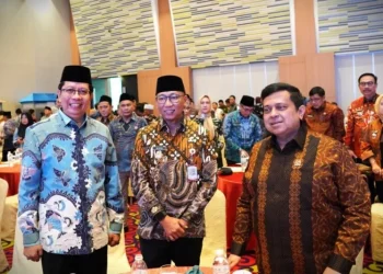 Rektor UIN RIL Serahkan Sertifikat Halal Bersama BPJPH dan Gubernur, Dorong Lampung Jadi Sentra Produk Halal