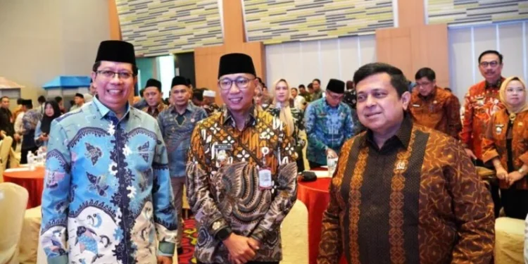 Rektor UIN RIL Serahkan Sertifikat Halal Bersama BPJPH dan Gubernur, Dorong Lampung Jadi Sentra Produk Halal