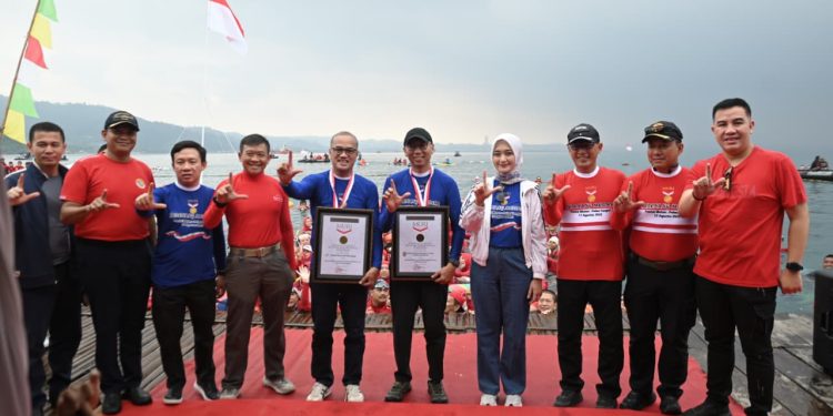 Gubernur Rahmat Mirzani Jadi Inspektur Upacara Peringatan HUT ke-80 RI di Atas Laut