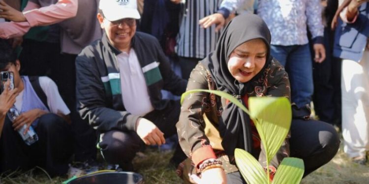 Pemkot Balam Apresiasi Mahasiswa UIN RIL Tanam Ribuan Pohon dan Biopori