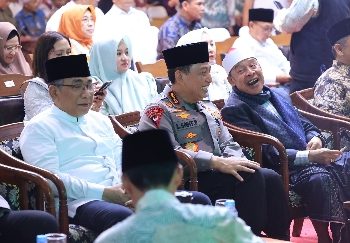 Kapolri Hadiri Haul Pondok Bubtet Pesantren di Cirebon, Ulama dan Polri saling Melengkapi