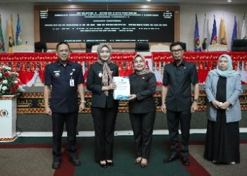 DPRD Terima Dokumen Raperda Perubahan APBD TA 2025 dari Pemprov Lampung