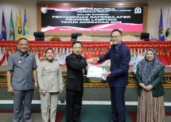 Pemprov Lampung Serahkan Dokumen Raperda APBD TA 2026 kepada DPRD