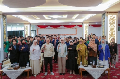 Diskusi Publik Kegiatan LKMM-SoK Bahas Pemerataan Tenaga Kesehatan di Indonesia