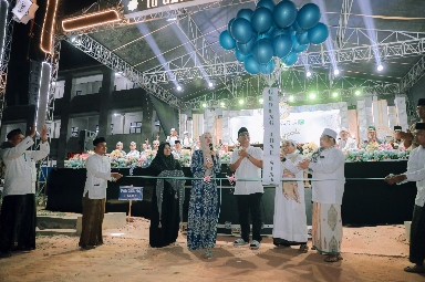 Wagub Jihan Hadiri Peresmian Gedung Ibnu Sina Pondok Pesantren Wali Songo di Lampung Tengah