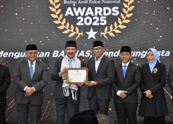 Gubernur Rahmat Mirzani Djausal Raih Penghargaan sebagai Kepala Daerah Pendukung Gerakan Zakat Indonesia