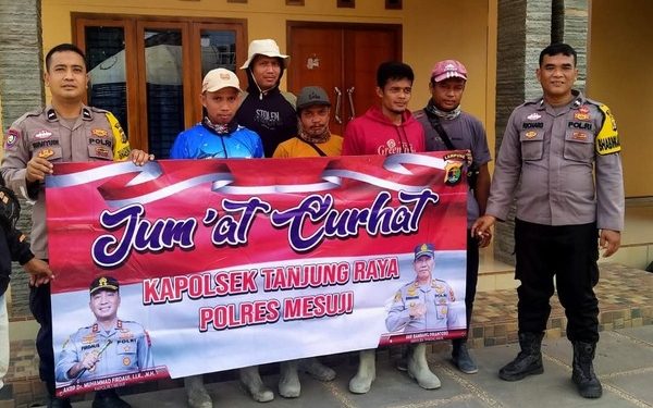 Polsek Tanjung Raya, Gelar Kegiatan “Jum’at Curhat” Bersama Warga