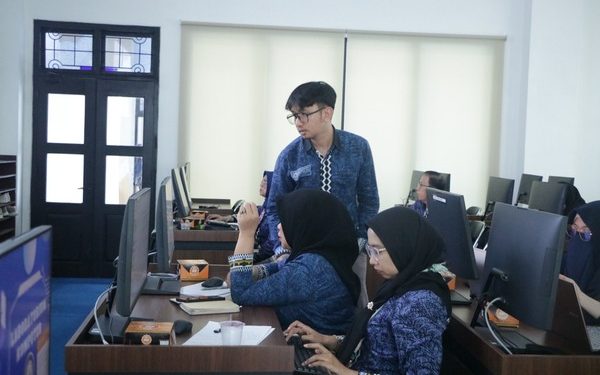 Tingkatkan Kompetensi Dosen, Manajemen Darmajaya Gelar Pelatihan Alat Analisis Data Modern