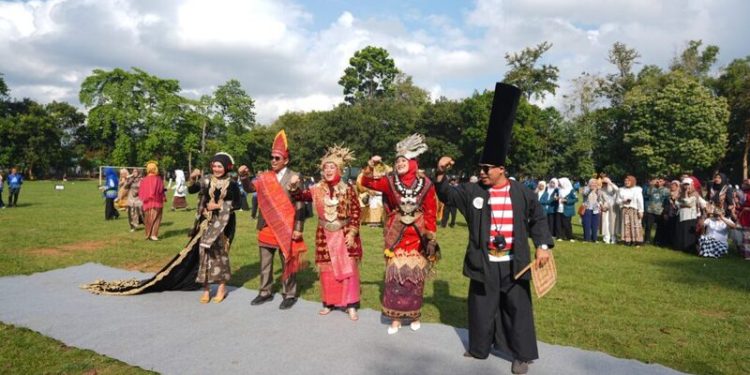 Unila Rayakan HUT ke-80 RI dengan Upacara dan Launching Dies Natalis ke-60