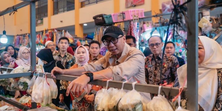 Tinjau Pasar Natar, Gubernur Mirza Temukan Harga Minyak Goreng Lebih Tinggi dari HET