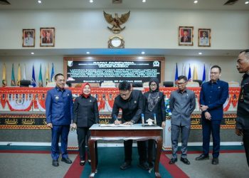 DPRD dan Pemprov Lampung Sepakati Raperda APBD 2026, Pendapatan Daerah Ditargetkan Rp7,6 Triliun