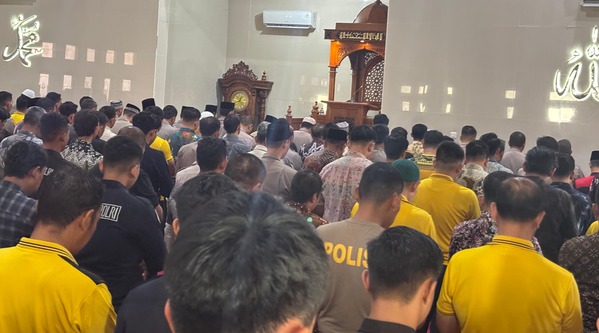 Kapolda Lampung Sampaikan Bela Sungkawa, Personel Polda dan Masyarakat Gelar Sholat Gaib