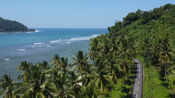 Jalan Umbar–Putih Doh Rampung Diperbaiki, Warga Tanggamus Lega