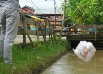 Cegah Banjir, DLH Bandar Lampung Imbau Warga Tak Buang Sampah ke Sungai