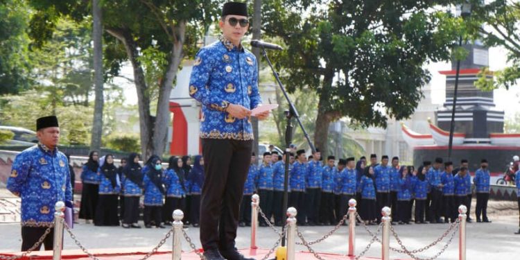 Lampung Selatan Harus Jadi Contoh, Bupati Egi Tekankan Disiplin dan Semangat Kolektif ASN di Upacara Bulanan