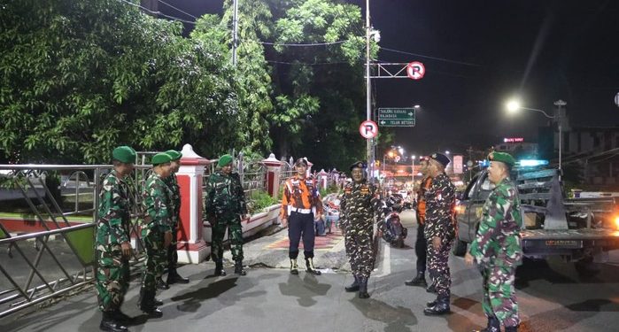 Babinsa Kodim 0410/KBL Bersama Banser Bersinergi Amankan Kota Bandar Lampung