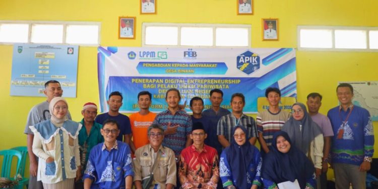 UMKM Negeri Kiluan Sambut Era Digital: Tim PKM FEB Unila Perkenalkan Si APIK untuk Tata Kelola Keuangan Modern