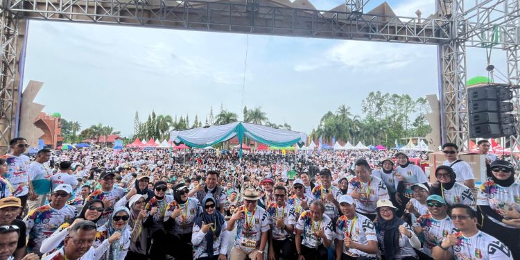 Sukses! Puluhan Ribu Warga Meriahkan Tanggamus Color Run 2025
