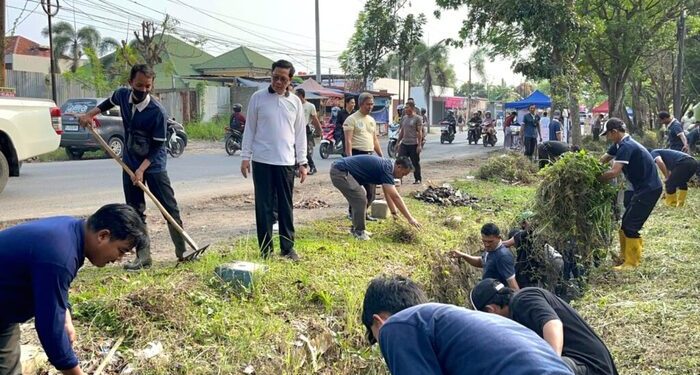 Sivitas UIN RIL Kompak Gelar Aksi Bersih Dukung World Cleanup Day 2025