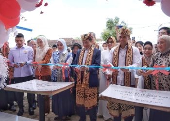 Ketua TP. PKK Provinsi Lampung Dampingi Menag dan Ketua Kadin Resmikan SPPG Musi Raya Rajabasa