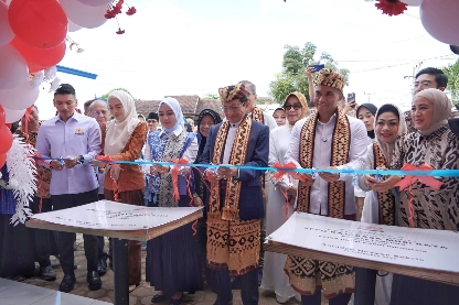 Ketua TP. PKK Provinsi Lampung Dampingi Menag dan Ketua Kadin Resmikan SPPG Musi Raya Rajabasa