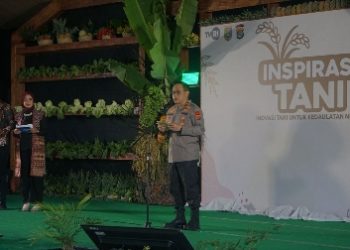 Kapolda Lampung Kick Off Penyaluran Beras SPHP 1 Desa/Kelurahan 1 Ton Beras Serentak