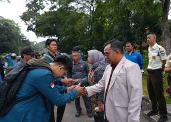 Rektor Unila Lepas Keberangkatan Mahasiswa Sampaikan Aspirasi Damai di DPRD Lampung